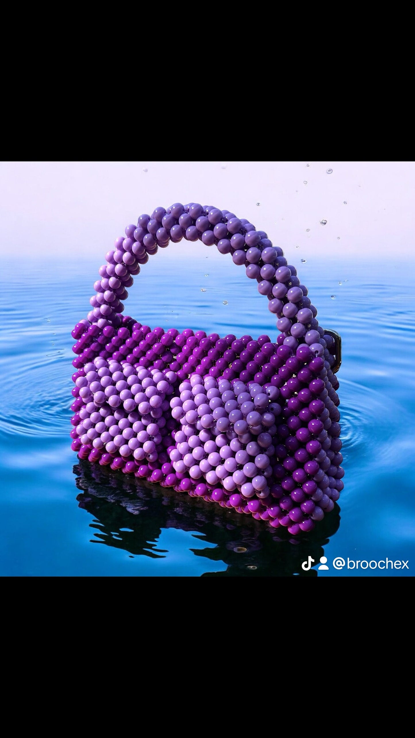 Handmade Acrylic Beaded Bag: Modern Summer Handbag