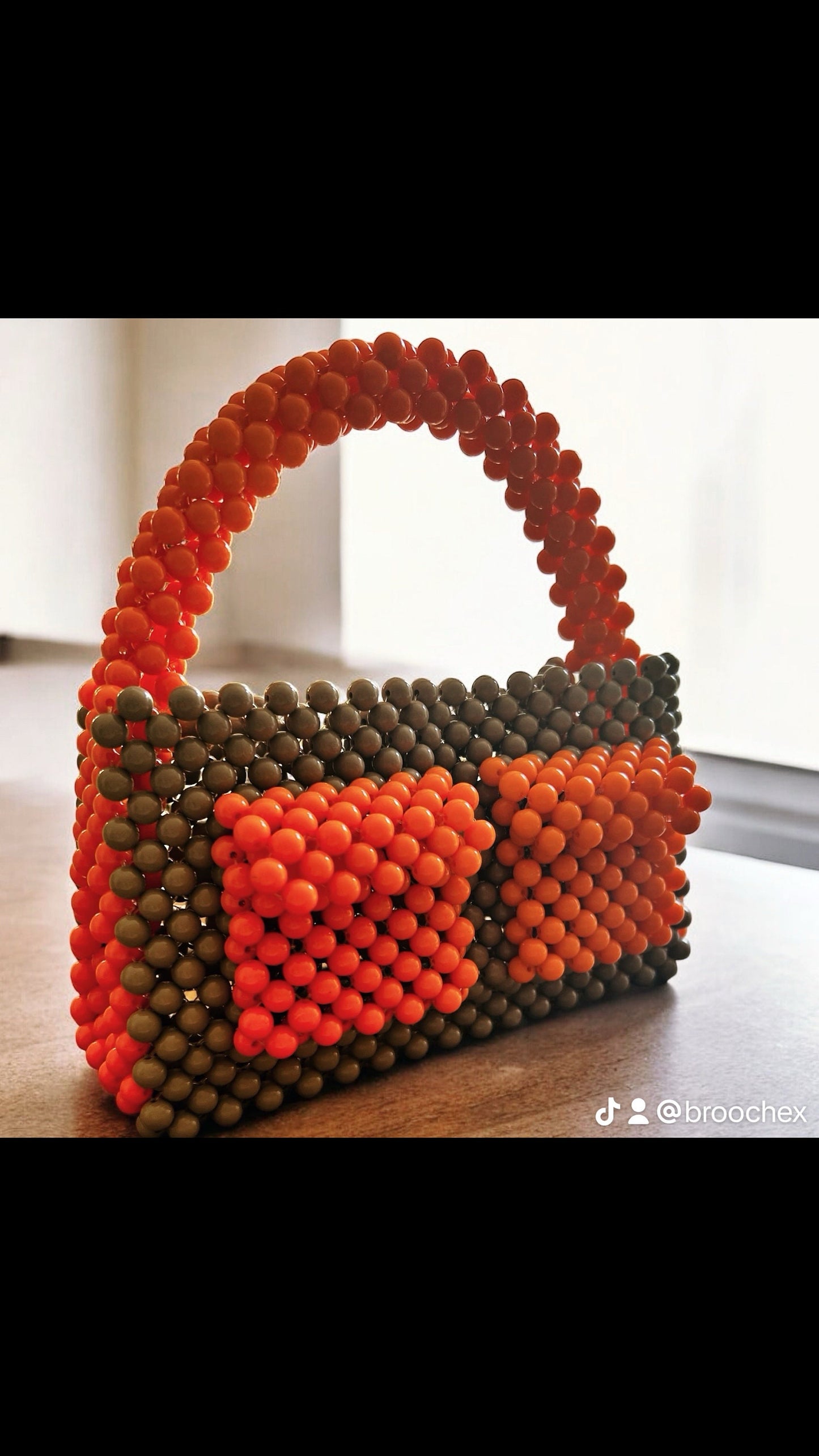 Handmade Acrylic Beaded Bag: Modern Summer Handbag