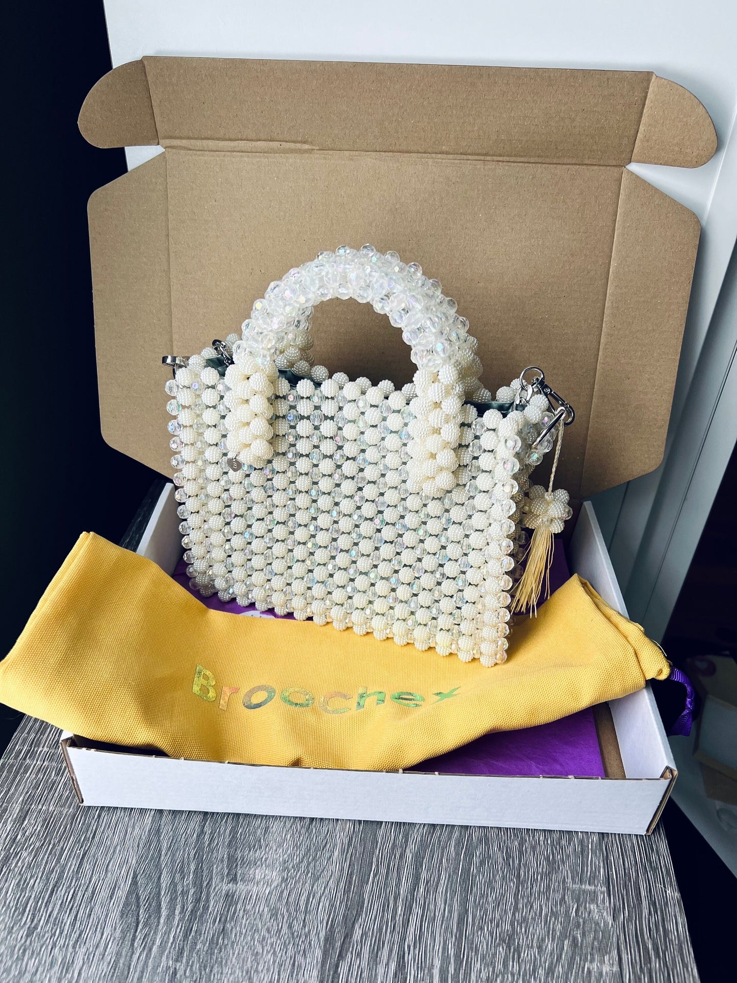 Beaded Crossbody Bag: Stylish White Handbag with Stainless Steel Strap