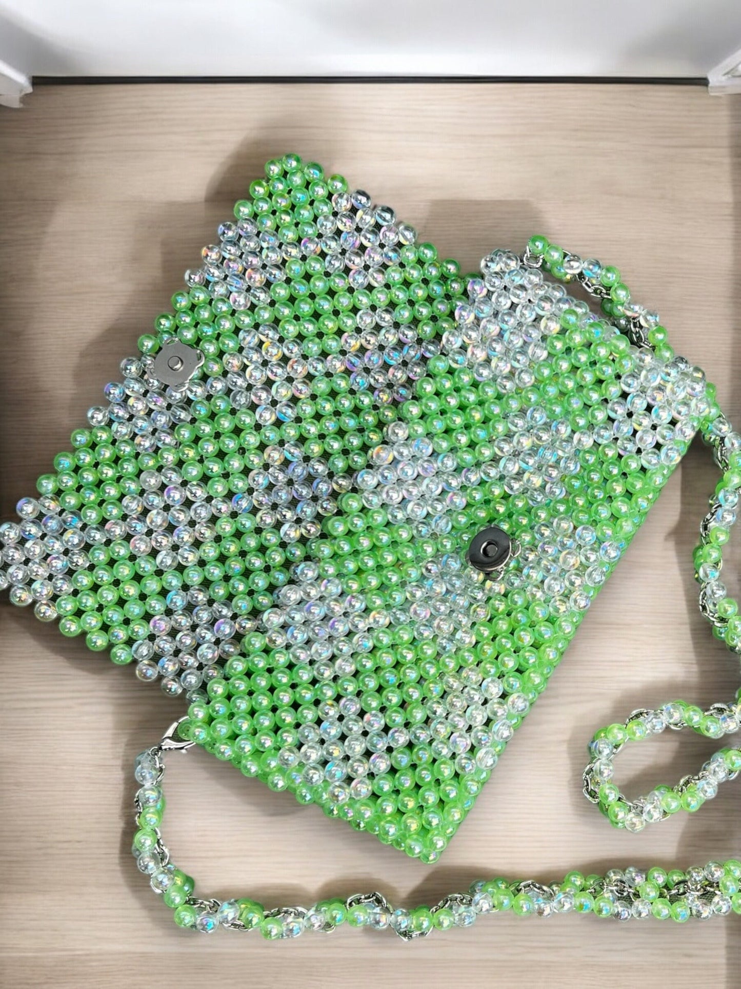 Handmade Beaded Crossbody Bag: Modern Acrylic Bead Handbag