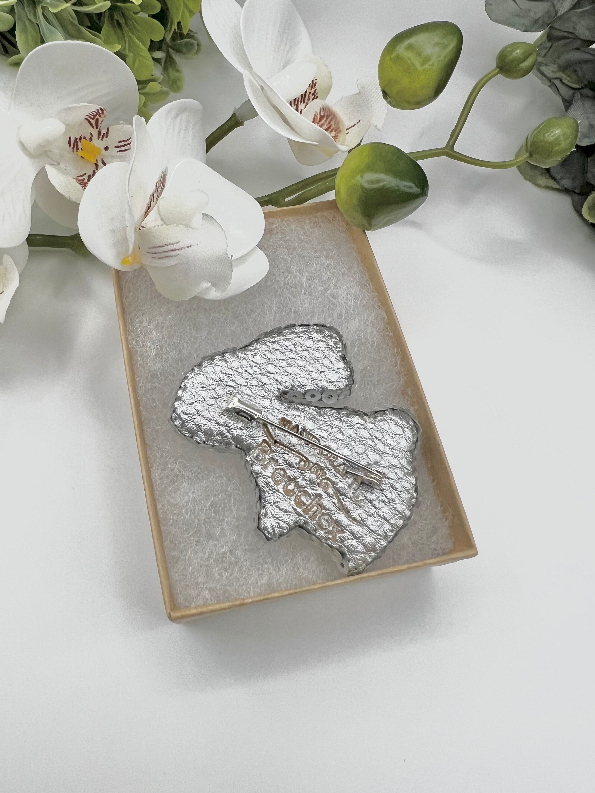 Silver Bunny Brooch: Miyuki Glass Bead Easter Pin