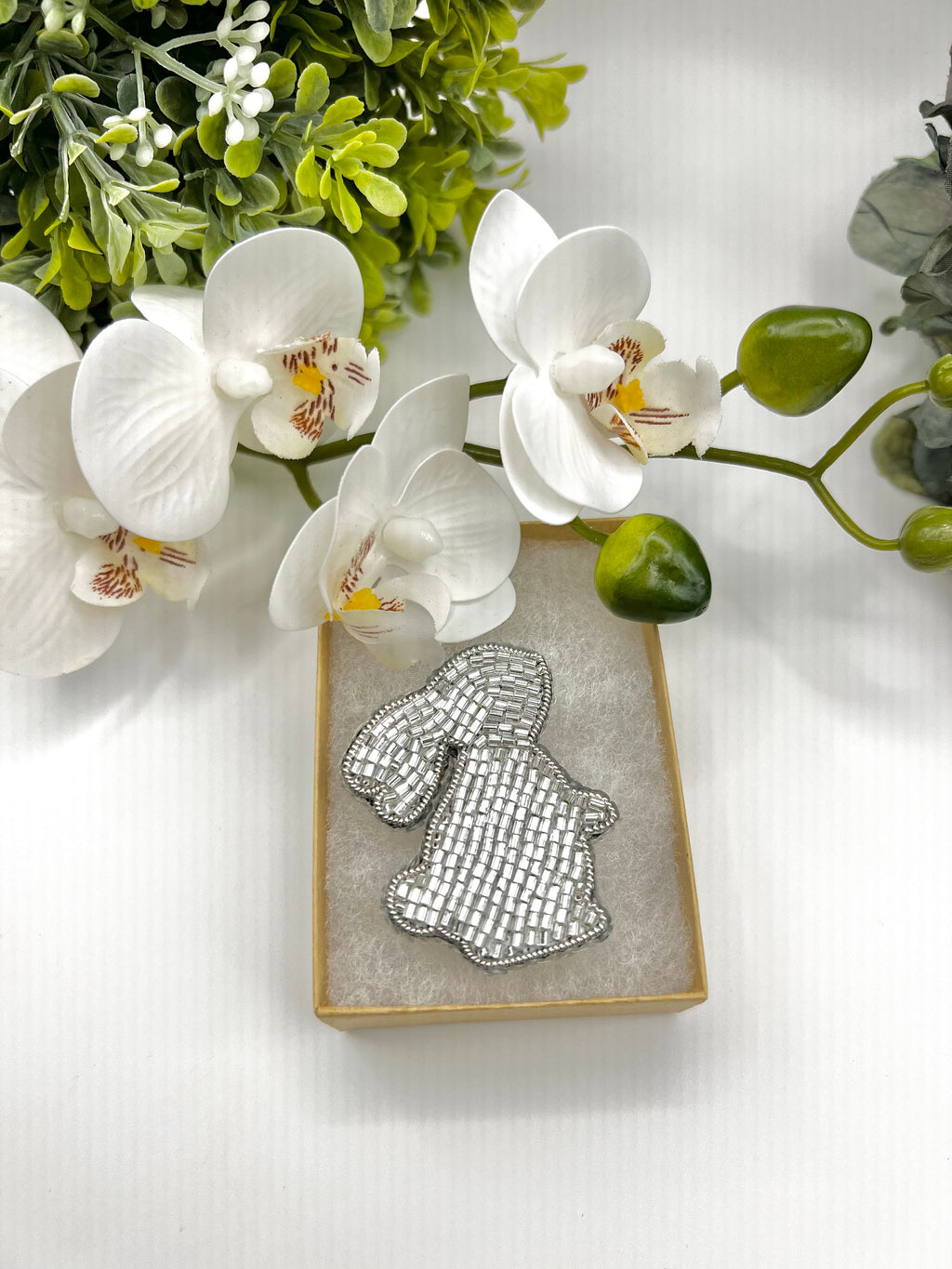 Silver Bunny Brooch: Miyuki Glass Bead Easter Pin