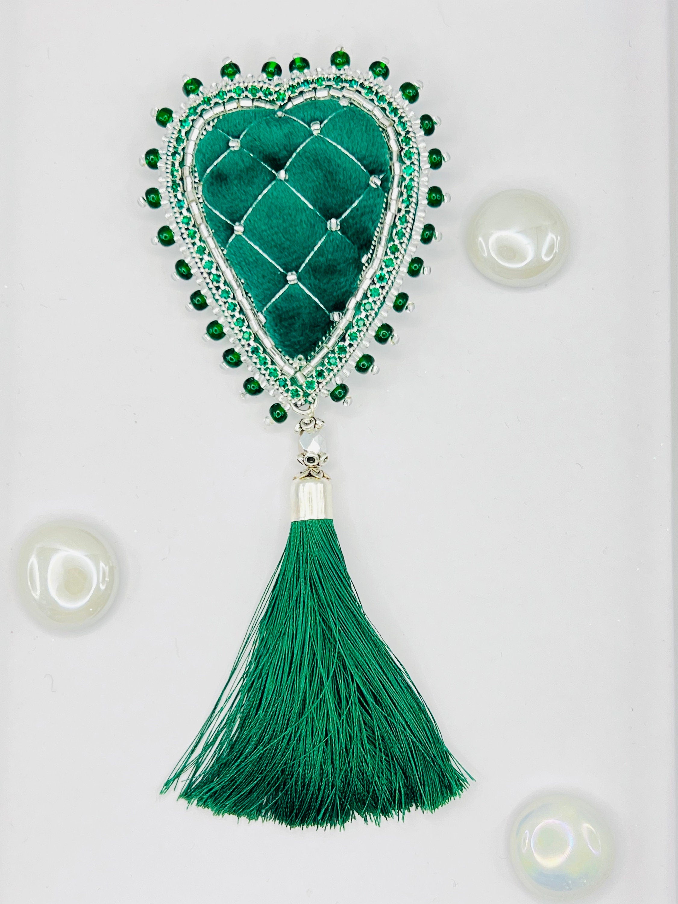Velvet Heart Brooch: Green Tassel Pendant, Elegant Gift