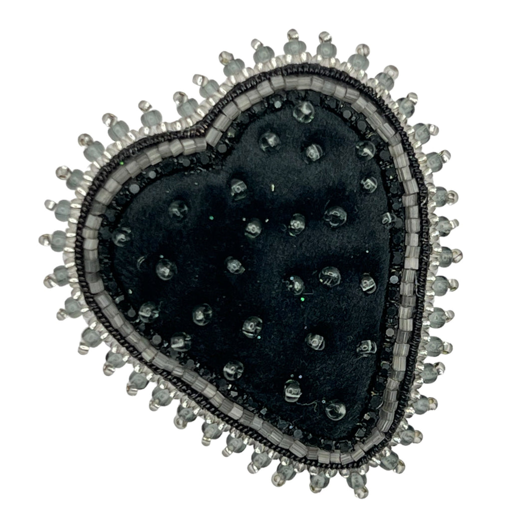 Velvet Heart Brooch: Green Tassel Pendant, Elegant Gift
