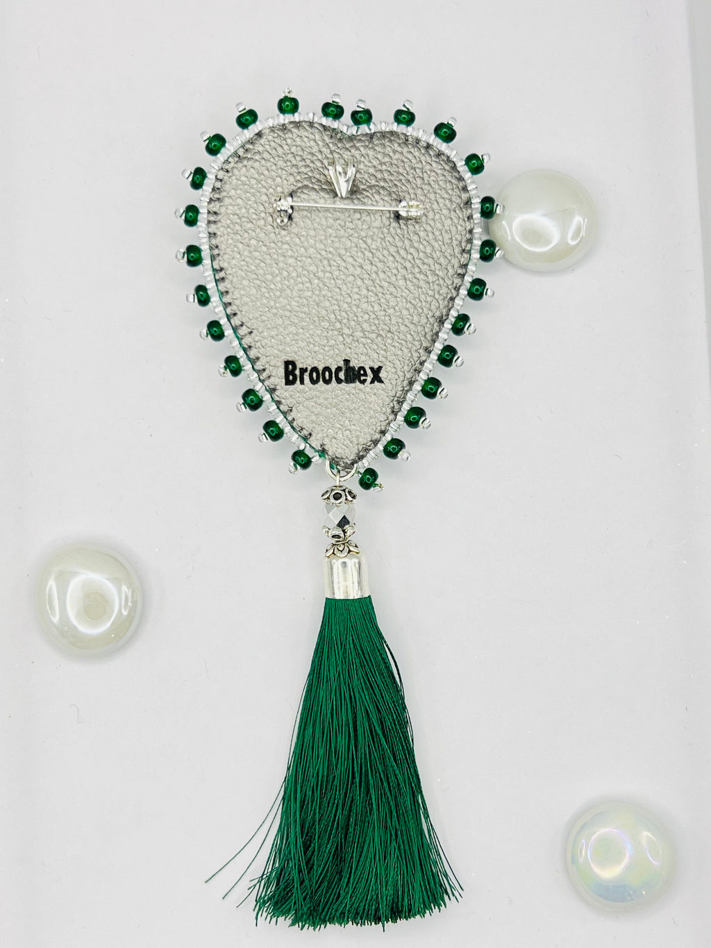 Velvet Heart Brooch: Green Tassel Pendant, Elegant Gift