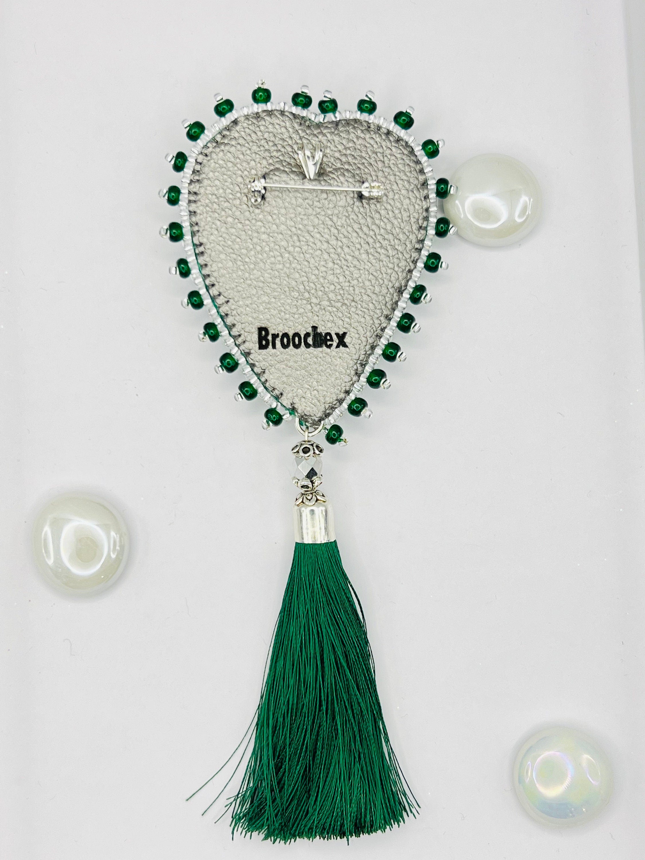 Velvet Heart Brooch: Green Tassel Pendant, Elegant Gift