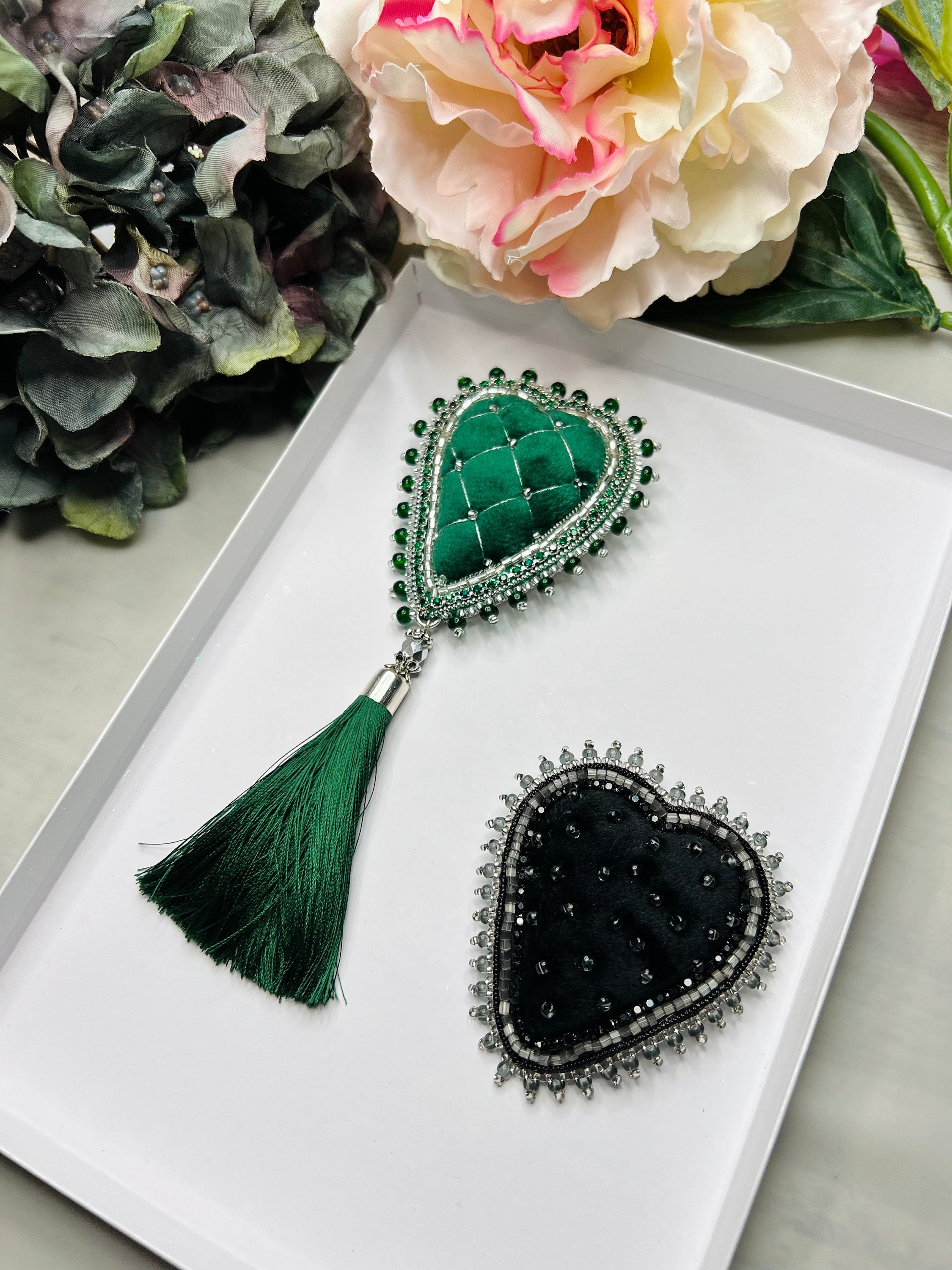 Velvet Heart Brooch: Green Tassel Pendant, Elegant Gift