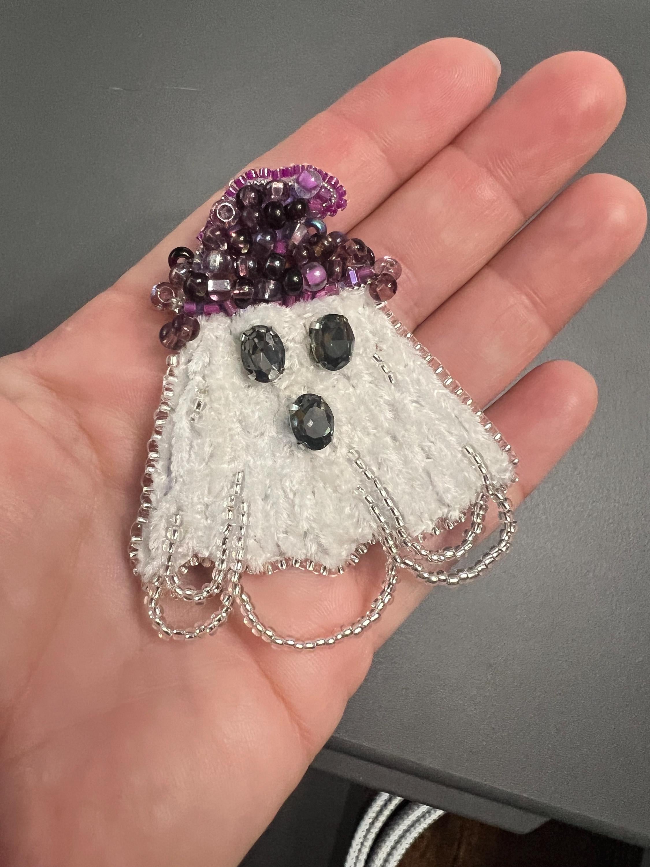Beaded Ghost Pin – Spooky-Cute Halloween Accessory