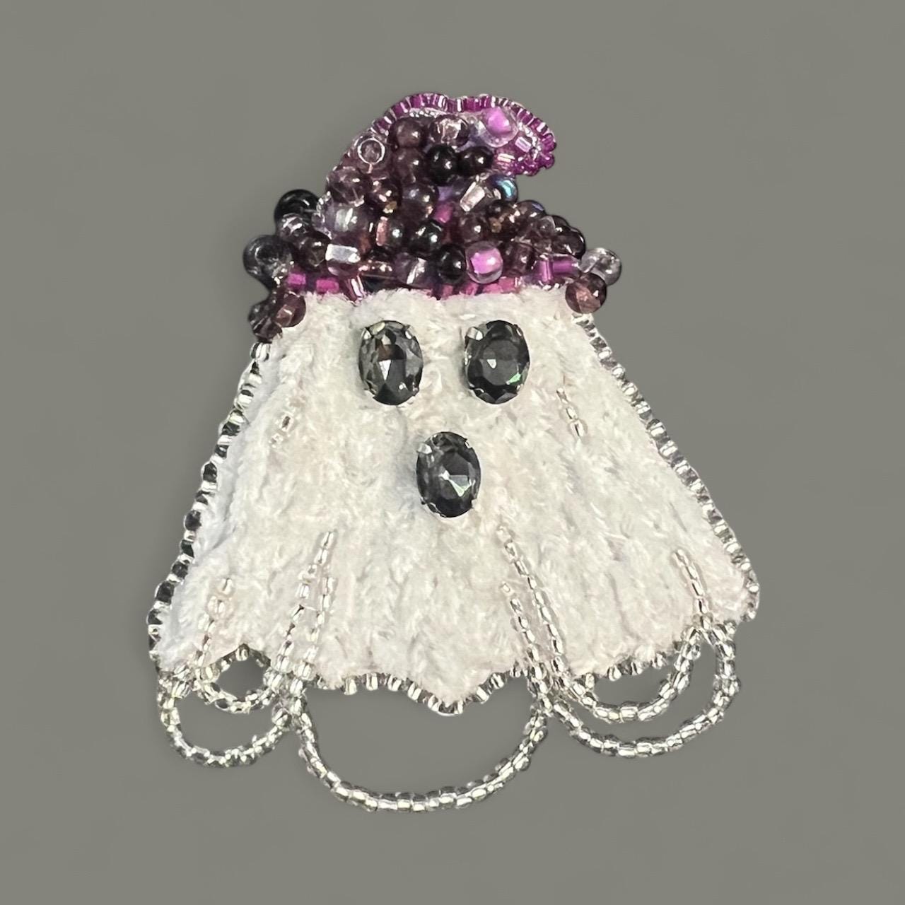 Beaded Ghost Pin – Spooky-Cute Halloween Accessory