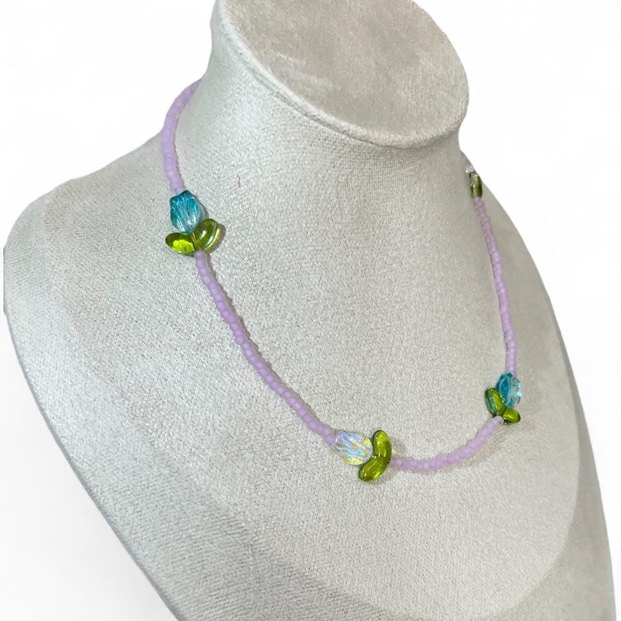 Glass Tulip Necklace – Dainty Flower Choker, Handmade Beaded Jewelry