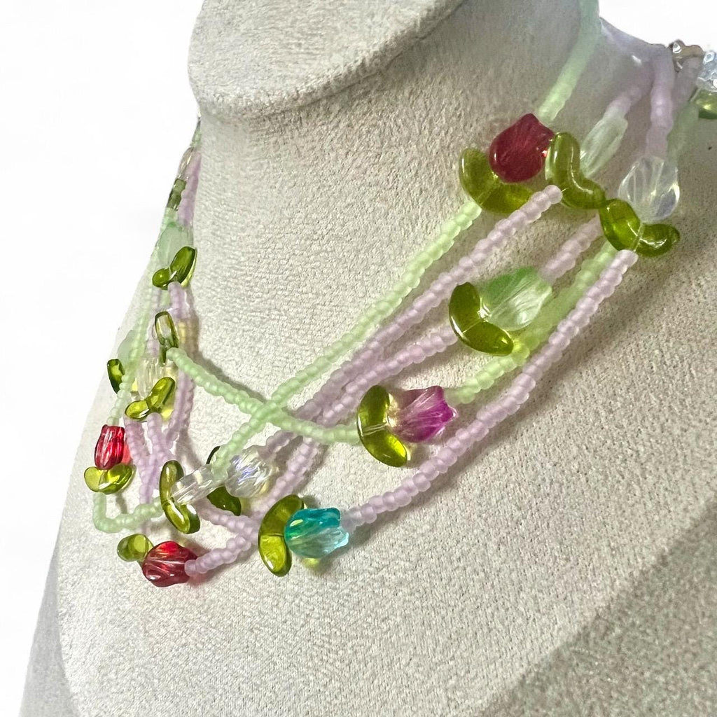Glass Tulip Necklace – Dainty Flower Choker, Handmade Beaded Jewelry