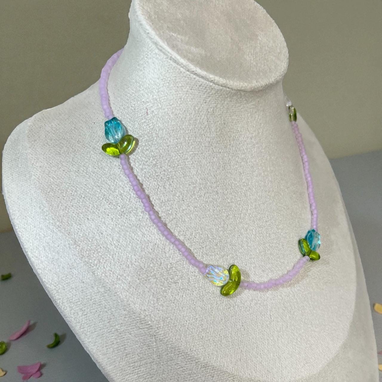Glass Tulip Necklace – Dainty Flower Choker, Handmade Beaded Jewelry