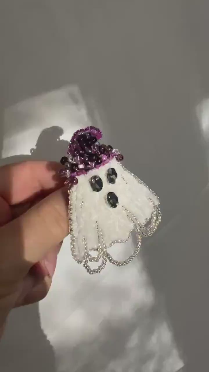Beaded Ghost Pin – Spooky-Cute Halloween Accessory