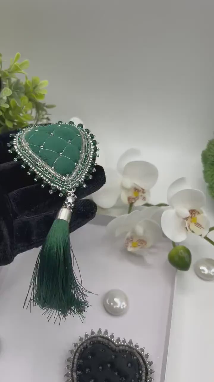 Velvet Heart Brooch: Green Tassel Pendant, Elegant Gift